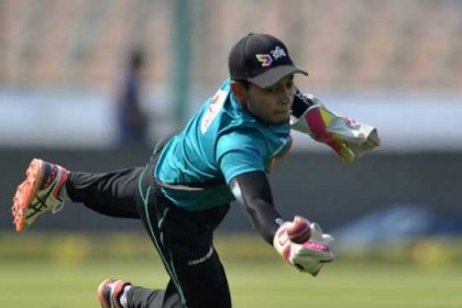 কিপিংয়ে মুশফিক নয়, লিটন
