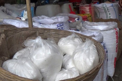 ঝালকাঠিতে আয়োডিনবিহীন লবন বিক্রির মহোৎসব