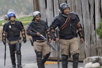 দক্ষিণ আফ্রিকায় গোলাগুলিতে ১১ জন নিহত