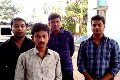 পূজা দেখতে গিয়ে পশ্চিমবঙ্গে মারধরের শিকার ৪ বাংলাদেশি

