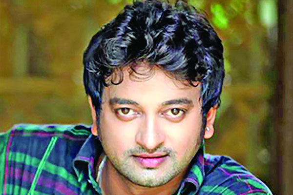 সাইমনের দুই ছবি