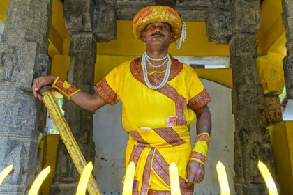 ৩২ বছর ধরে জীবন্ত মূর্তির ভূমিকায় আব্দুল আজিজ