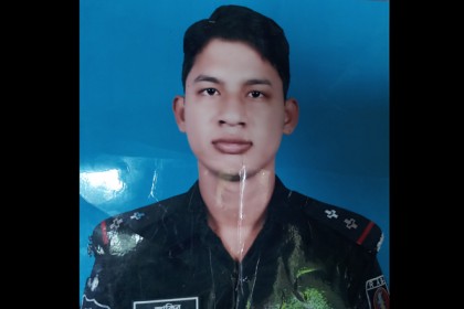 নিজ গ্রামে সমাহিত মালিতে নিহত শান্তিরক্ষী জাকিরুল