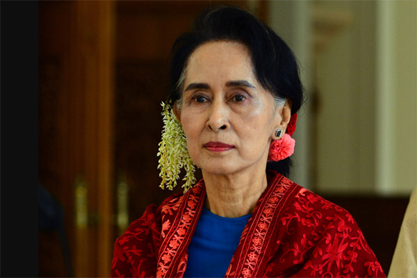এবার 'ফ্রিডম অব অক্সফোর্ড' খেতাব হারাচ্ছেন সু চি