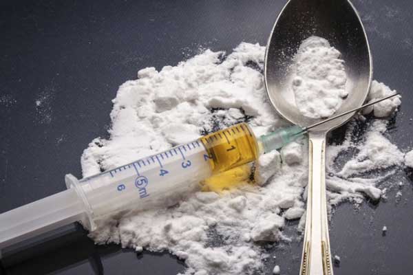নাতিকে হেরোইন দিতে গিয়ে জেলে দাদী
