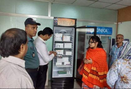চট্টগ্রামে হাসপাতালের ফ্রিজে রক্তের ব্যাগের সঙ্গে মাছ-মাংস!