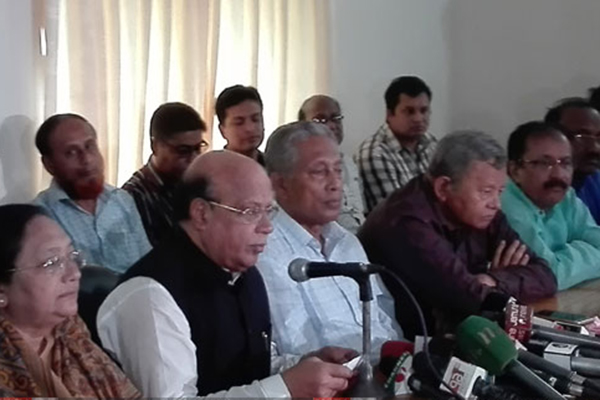 'অসুস্থ হয়েও বির্তক সৃষ্টি করেছেন প্রধান বিচারপতি'