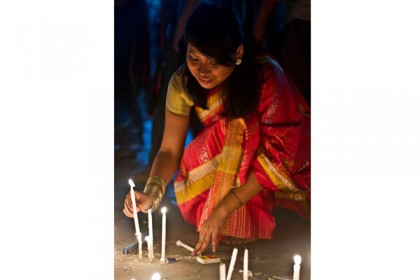 পাহাড়ে প্রবারণা পূর্ণিমায় প্রদীপ প্রজ্জ্বলন