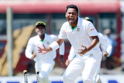 শুভাশিষের জোড়া আঘাতে টাইগার শিবিরে স্বস্তি