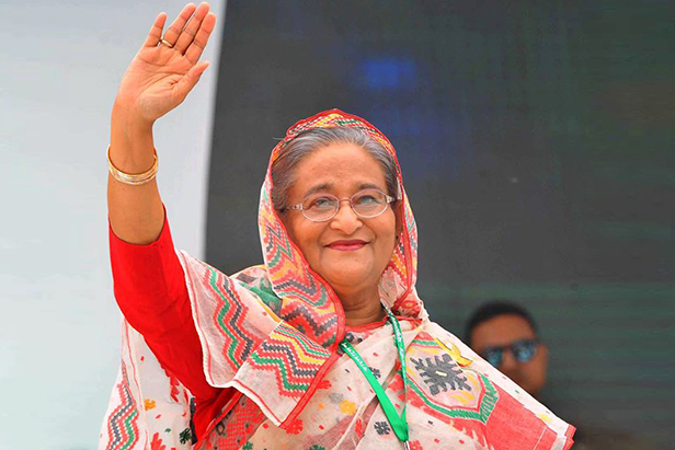 দেশে ফিরলেন প্রধানমন্ত্রী