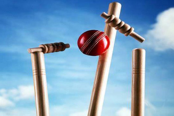 বুকে বল লেগে আম্পায়ারের মৃত্যু