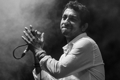 লিড ভোকালিস্ট তুহীন ছাড়াই 'শিরোনামহীন'