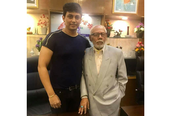 দীর্ঘদিন পর শিল্পী সমিতিতে এটিএম শামসুজ্জামান