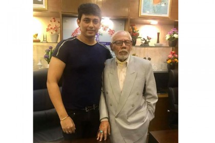 দীর্ঘদিন পর শিল্পী সমিতিতে এটিএম শামসুজ্জামান