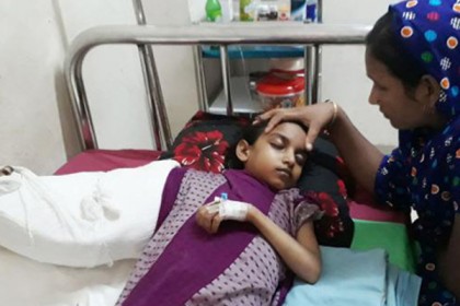 ফের মুক্তামনির অস্ত্রোপচার শুরু