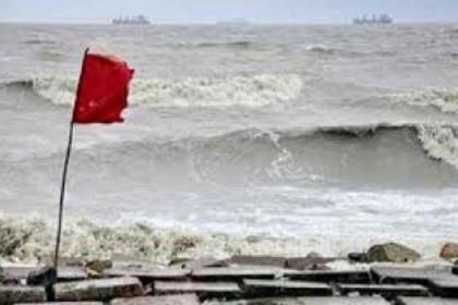 সাগরে লঘুচাপ, বন্দরসমূহে ৩ নম্বর সতর্কতা সংকেত