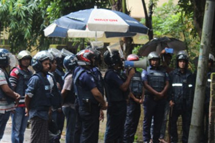 যশোরের জঙ্গি আস্তানায় মারজানের বোন খাদিজা, আত্মসমর্পণের আহ্বান