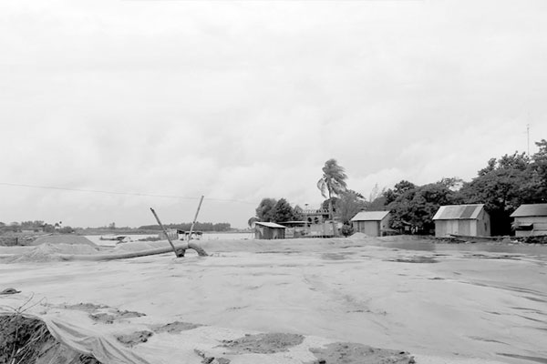 তিন কোটি টাকার পুকুর গ্রাসের পাঁয়তারা