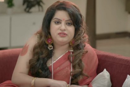 ড্রাইভারের বিরুদ্ধে শ্লীলতাহানির অভিযোগ এই লাস্যময়ীর!