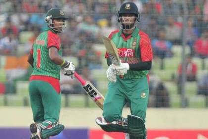 সাকিব-সাব্বিরে লড়াইয়ের পুঁজি পেল বাংলাদেশ