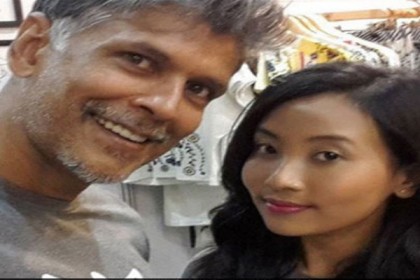 অষ্টাদশীর প্রেমে মজেছেন ৫১ বছরের  মিলিন্দ সুমন