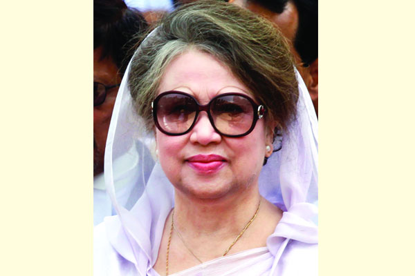 তিন মামলায় খালেদা জিয়ার বিরুদ্ধে গ্রেফতারি পরোয়ানা