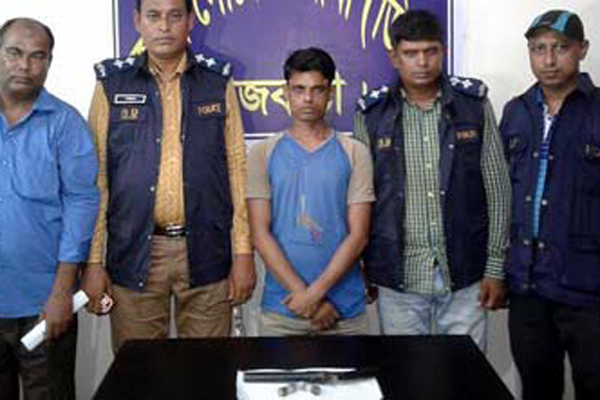 রাজবাড়ীতে চরমপন্থি দলের সদস্য গ্রেফতার, অস্ত্র-গুলি উদ্ধার