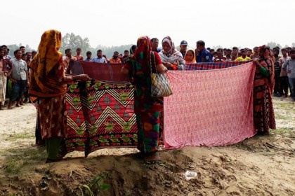 ঠাকুরগাঁওয়ে স্কুলছাত্রীর মরদেহ উদ্ধার, পরিবারের দাবি হত্যা