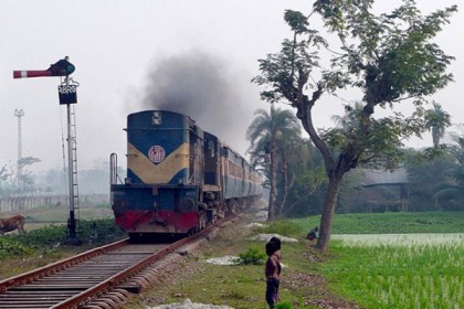 ২৪ ঘণ্টা পর খুলনা-বেনাপোল রেল যোগাযোগ শুরু