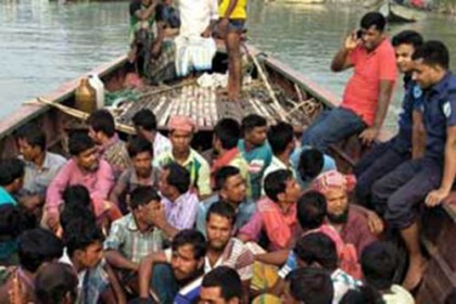 পদ্মায় ইলিশ ধরার দায়ে ৫০ জেলের কারাদণ্ড