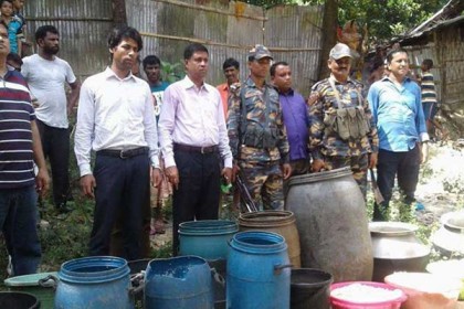 লামায় ৫০ হাজার লিটার বাংলা মদ জব্দ