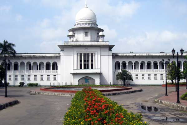 সুপ্রিমকোর্টের বদলিকৃত ৯ কর্মকর্তাকে অবিলম্বে কর্মস্থলে যোগদানের নির্দেশ