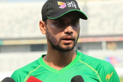 টসে জিতে বোলিংয়ে বাংলাদেশ