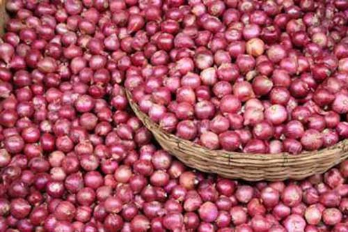 বাজারে ফের পেঁয়াজের দাপট