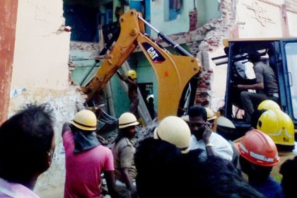 ভারতে বাস ডিপো ধসে ৮ শ্রমিক নিহত, আহত ৩