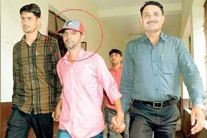 স্ত্রীর সঙ্গে ঘনিষ্ঠ অবস্থায় দেখার পরেই বন্ধুকে খুন যুবকের