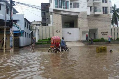 বৃষ্টিতে ফের তলিয়ে গেছে বন্দরনগরী