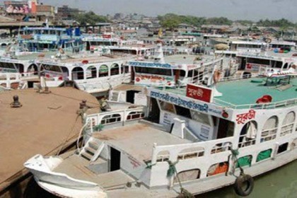 বৈরী আবহাওয়ায় দেশজুড়ে নৌ চলাচল বন্ধ
