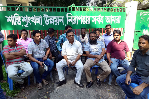 সাংবাদিকের সঙ্গে দুর্ব্যবহার, ক্ষমা চেয়ে রক্ষা জেলা আনসার কমান্ড্যান্টের