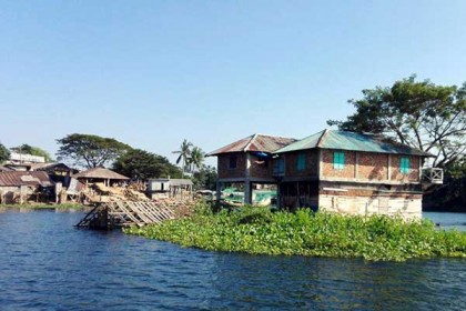 পাহাড়ি ঢলে রাঙামাটির নিম্নাঞ্চল প্লাবিত, দুর্ভোগ চরমে