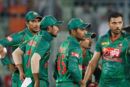 বাংলাদেশের সামনে ৩৭০ রানের পাহাড়