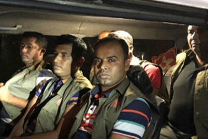 কক্সবাজারে মুক্তিপণের ১৭ লাখ টাকাসহ ৭ ডিবি পুলিশ আটক
