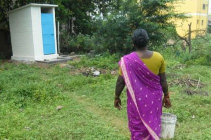 শৌচরত নারীর ছবি তুলে বিপাকে বিজেপি নেতা