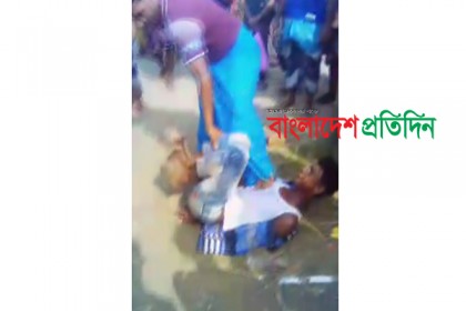 এবার ফোন চুরির অভিযোগে বরিশালে হাত-পা বেঁধে শিশুকে নির্যাতন 
