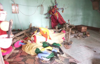 নেত্রকোনায় রক্ষাকালী মন্দিরে ৫টি প্রতিমা ভাংচুর