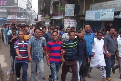 
ঝিনাইদহে হরতাল ডেকে মাঠে নেই বিএনপি, আওয়ামী লীগের মিছিল 
