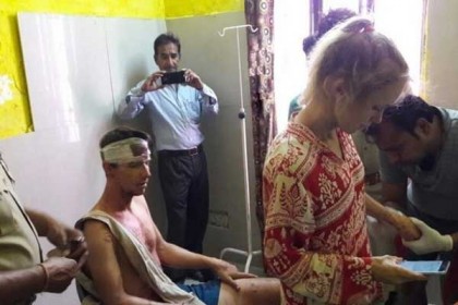 তাজমহলের সামনে লাঠি পেটার শিকার সুইস দম্পতি