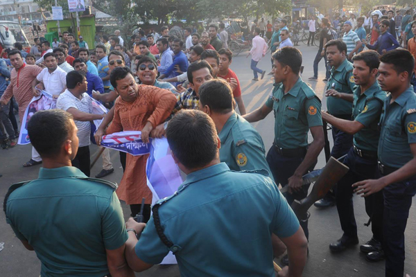 চট্টগ্রামে ছাত্রদলের মিছিলে পুলিশের বাধা