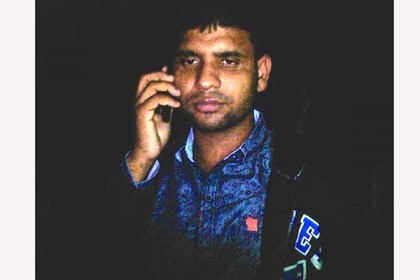 মেয়ের বাড়িতে ছেলের অনশন!