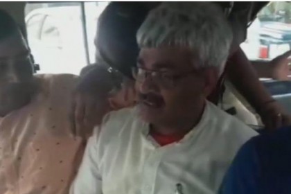 সাংবাদিক বিনোদ ভার্মাকে ট্রানজিট রিমান্ডের নির্দেশ আদালতের 